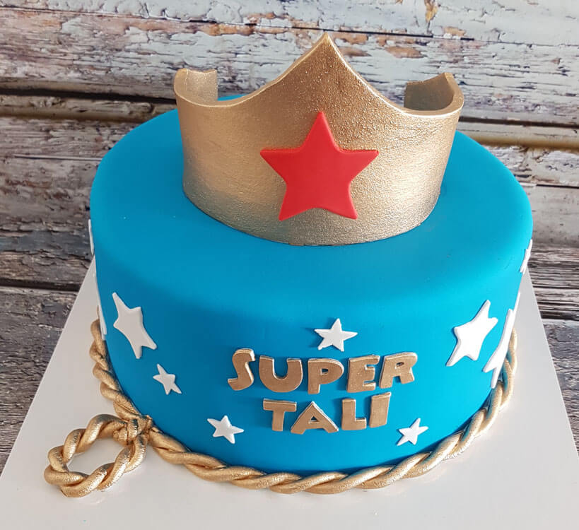 עוגות בצק סוכר בנות